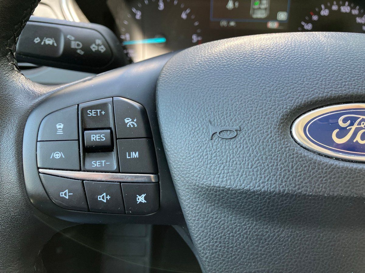 Ford Focus Turnier Titanium X 1.5 EcoBl. Aut. - Samsaru's Car Outlet