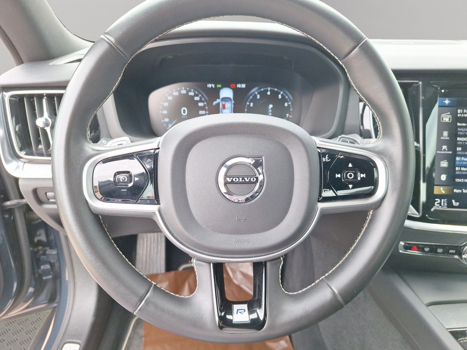 Volvo S60 Lim. R Design T5, Navi, RFK, PDC, Assist