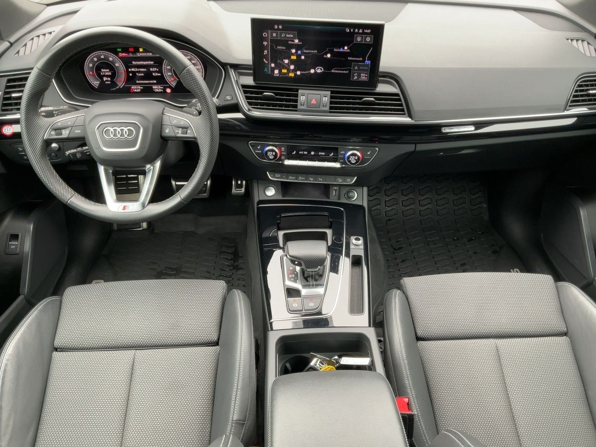 Audi Q5 45 TFSI QU S-LINE - Samsaru's Car Outlet