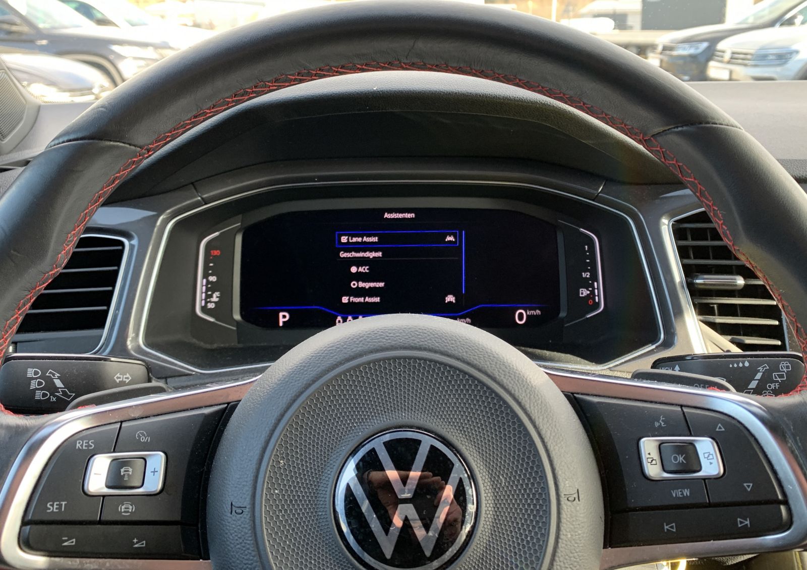 Volkswagen T-Roc 1.5 TSI Sport - Samsaru's Car Outlet