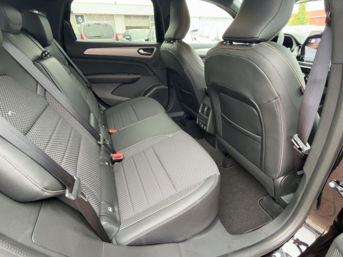 Renault Arkana TECHNO E-Tech Full Hybrid - Samsaru's Car Outlet