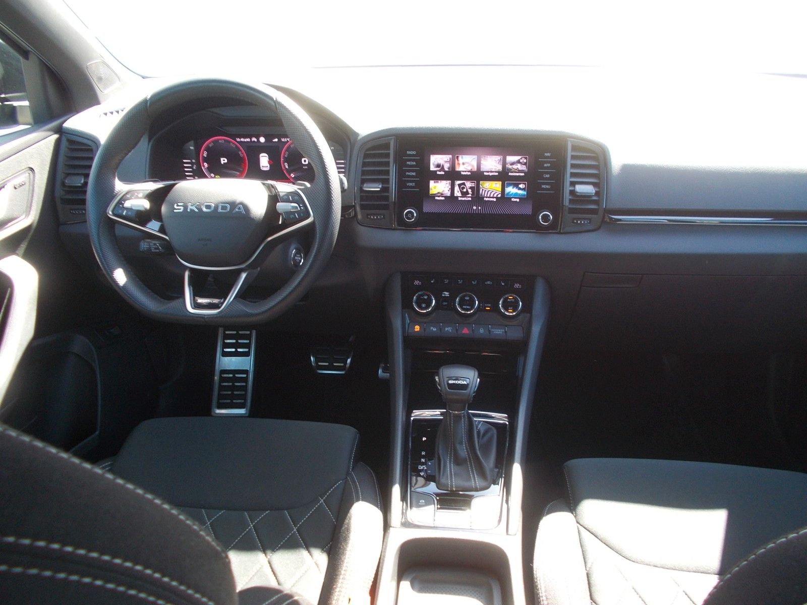 Skoda Karoq  1.5 TSI Sportline*DSG*Navi*LED *360° *AHK