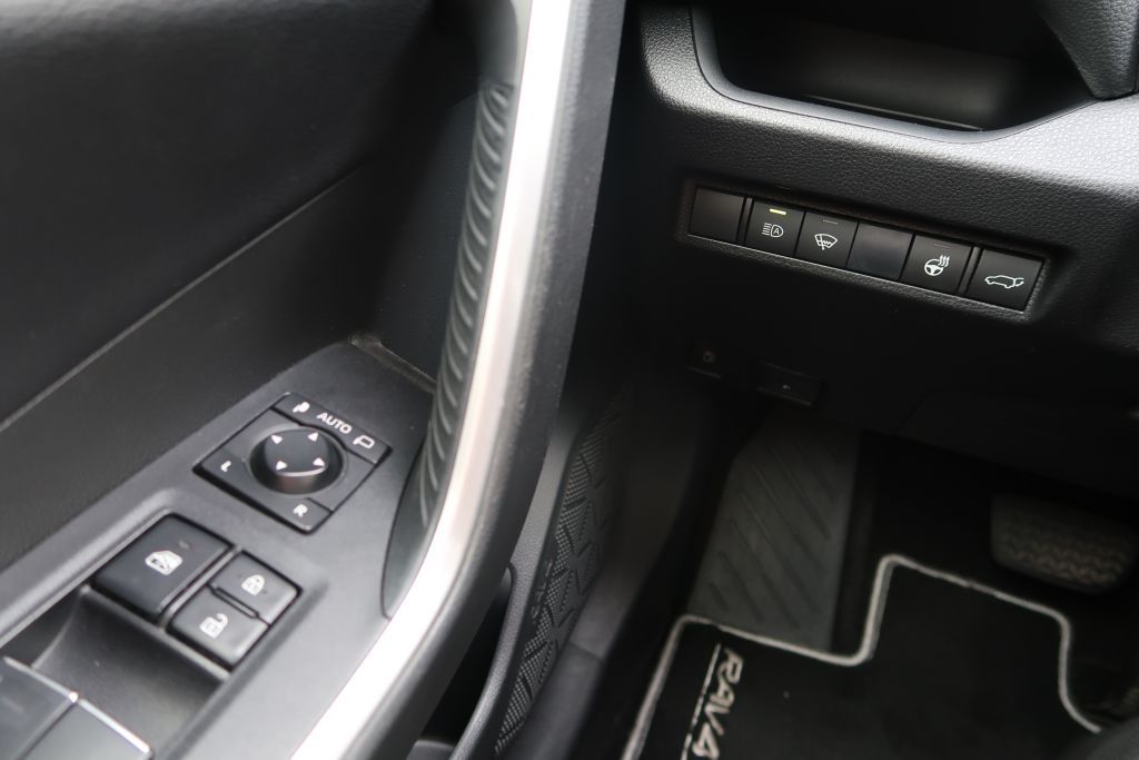 Toyota RAV 4 2.5 4x2 Hybrid - Samsaru's Car Outlet