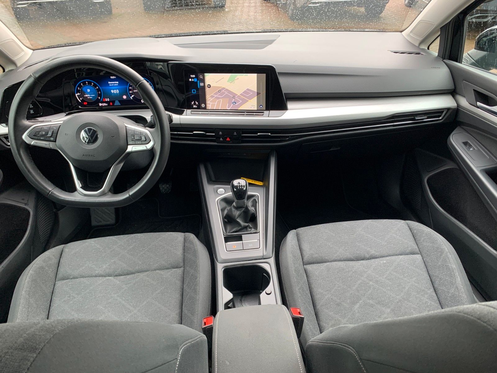 Volkswagen Golf - Samsaru's Car Outlet