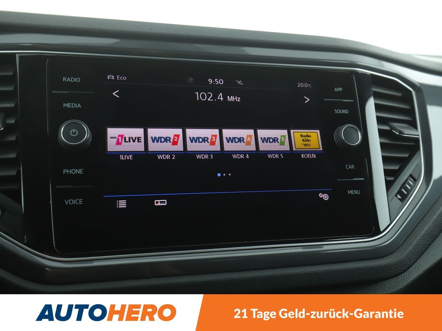 Volkswagen T-Roc 1.5 TSI ACT Sport - Samsaru's Car Outlet