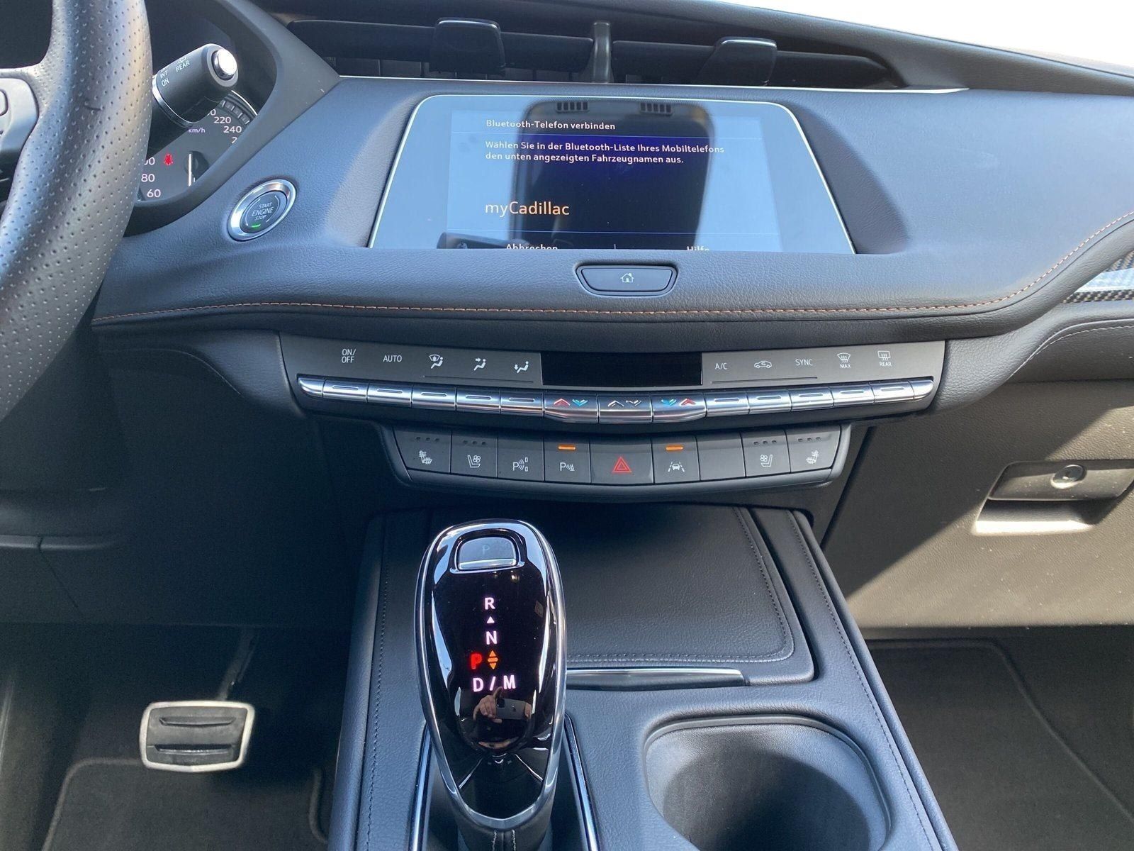Cadillac XT4 2.0 T Sport AWD AHK+360 Kamera+Panorama
