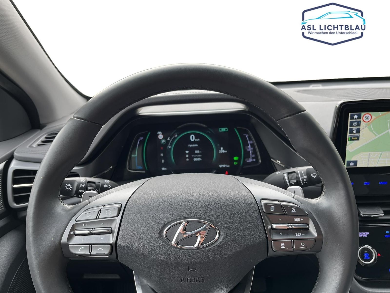 Hyundai IONIQ Facelift Hybrid STYLE - Samsaru's Car Outlet