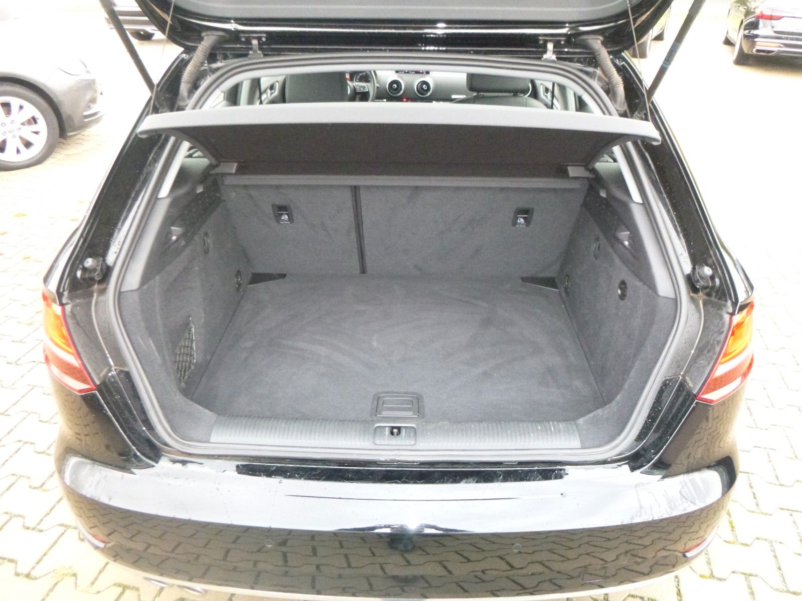 Audi A3 Sportb 35 TFSI design - Samsaru's Car Outlet