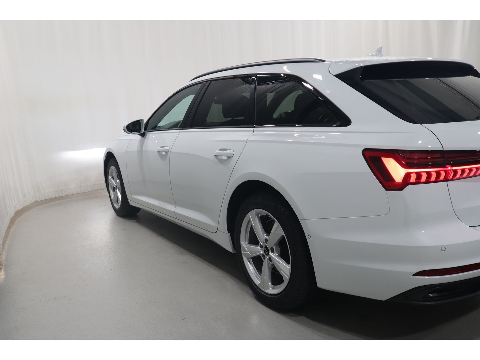 Audi A6 Avant 40 TDI advanced - Samsaru's Car Outlet