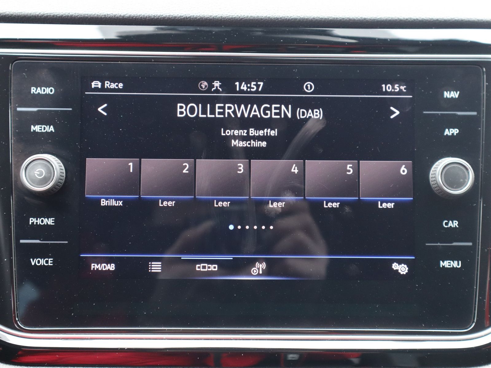 Volkswagen T-Roc 2.0 TSI DSG R 4Motion - Samsaru's Car Outlet