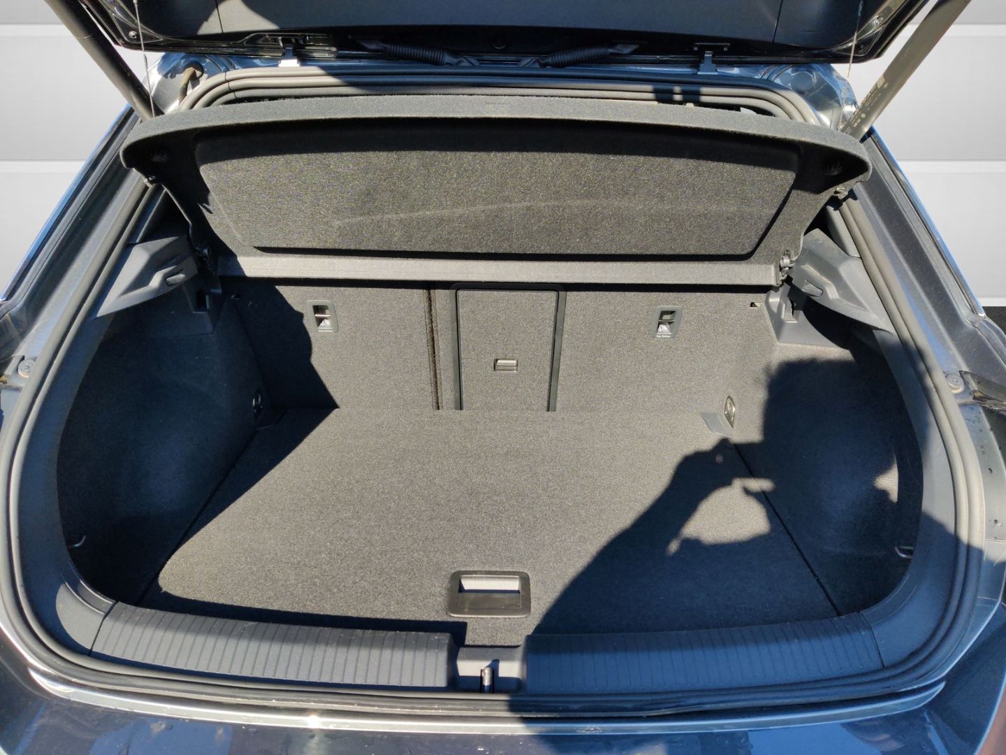 Volkswagen T-Roc 1.5 TSI R-Line - Samsaru's Car Outlet