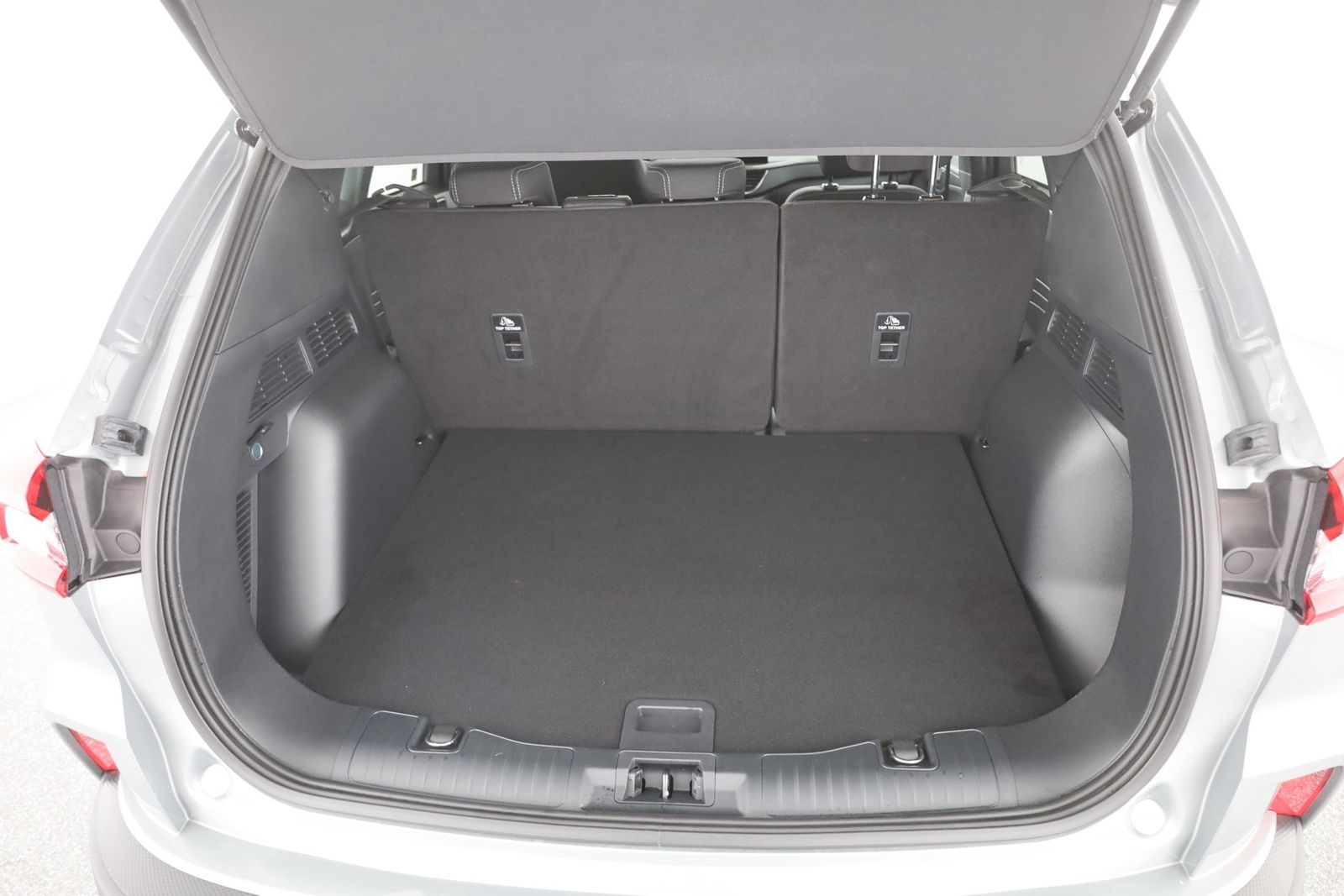 Ford Kuga 1.5 EB Titanium Aut. - Samsaru's Car Outlet