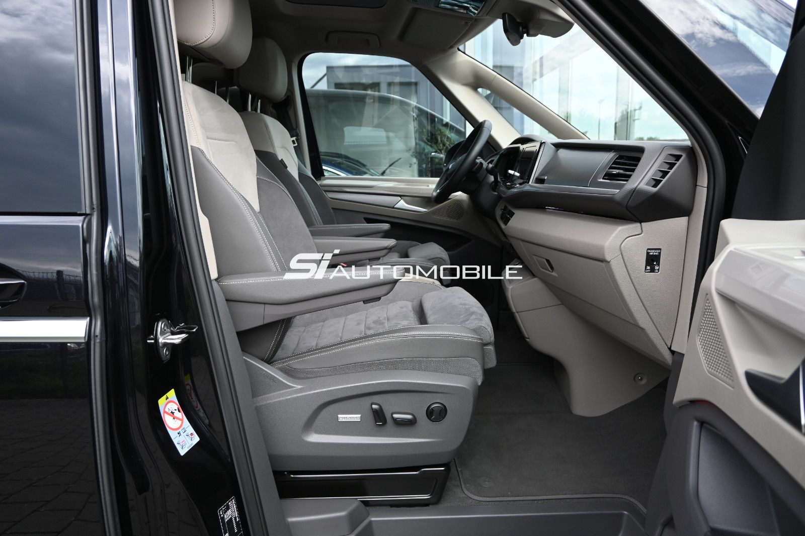 Volkswagen T7 Multivan 2.0 TDI DSG Style - Samsaru's Car Outlet