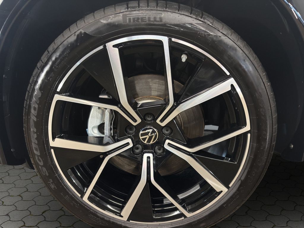Volkswagen Tiguan 1.5 TSI eHybrid R-Line DSG AHK+Matrix+HuD