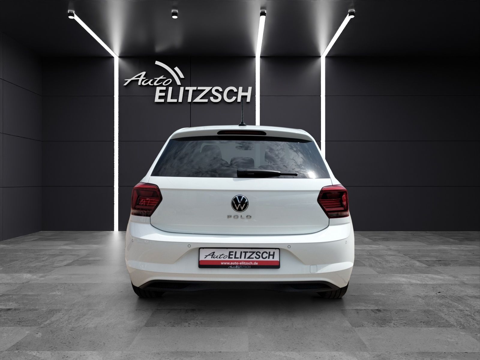 Volkswagen Polo VI Highline TSI DSG - Samsaru's Car Outlet