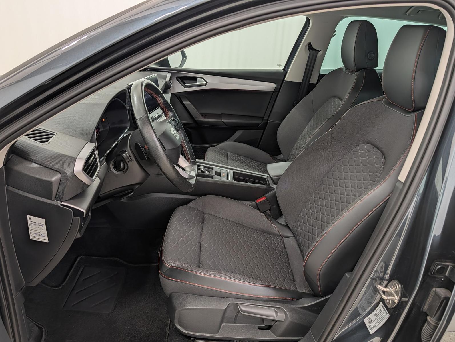 Seat Leon 1.5 eTSI DSG FR AHZV|Winter|Navi|AHK|ACC|RF