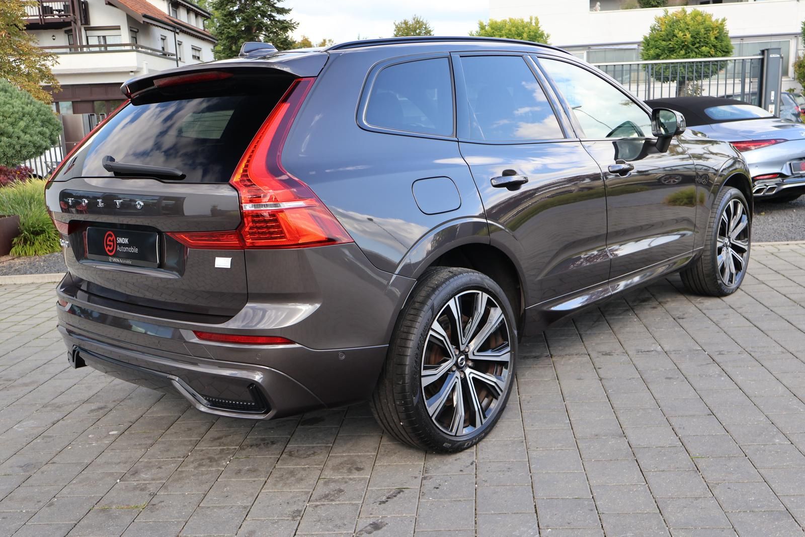 Volvo XC60  T8 AWD R Design Hybrid  Pano-AHK-FACELIFT