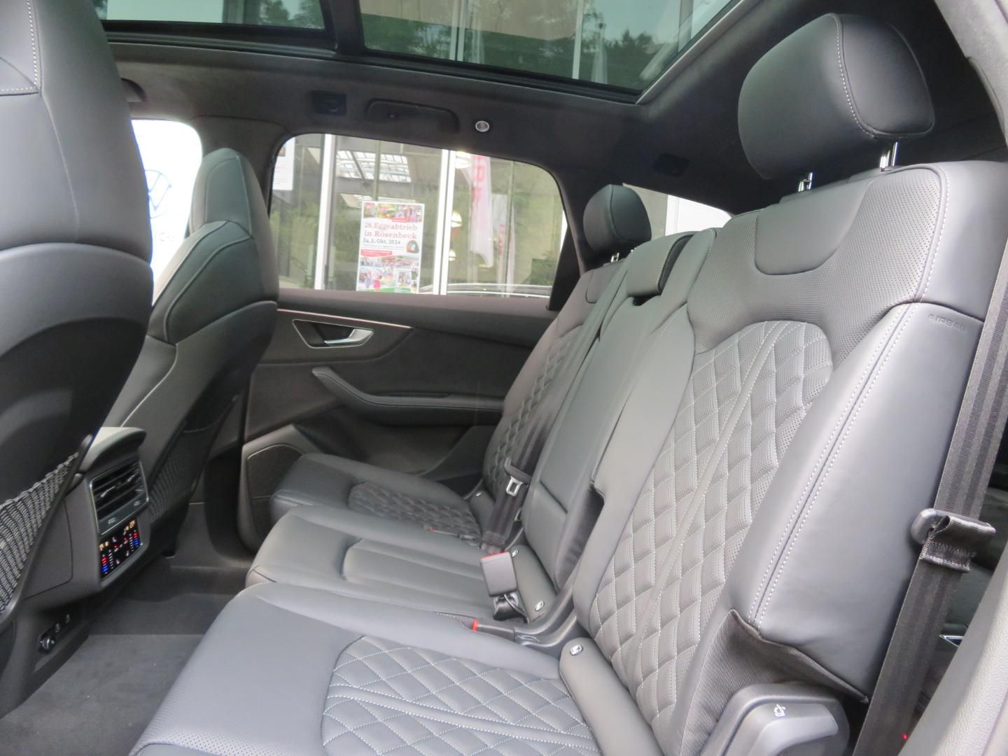 Audi Q7 SUV S line 50 TDI QUATTRO STANDHZ PANO AHK