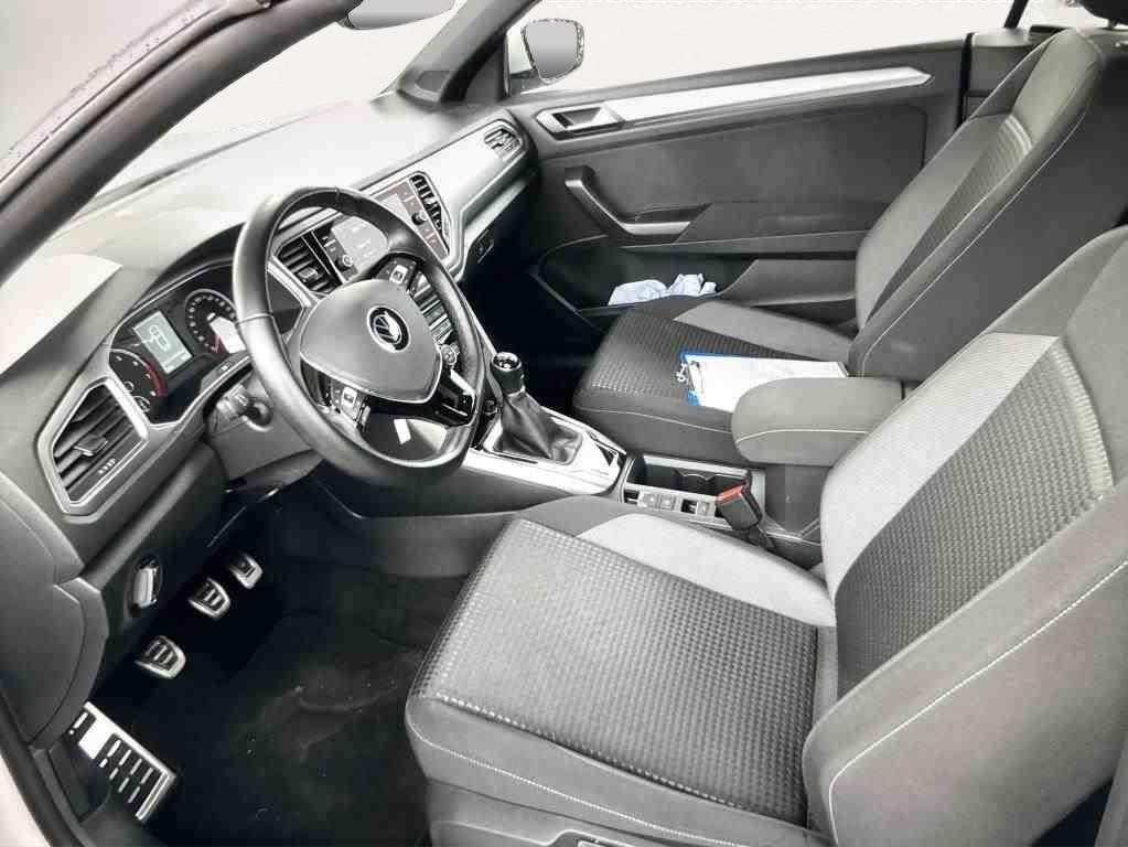 Volkswagen T-Roc 1.5 TSI Active - Samsaru's Car Outlet
