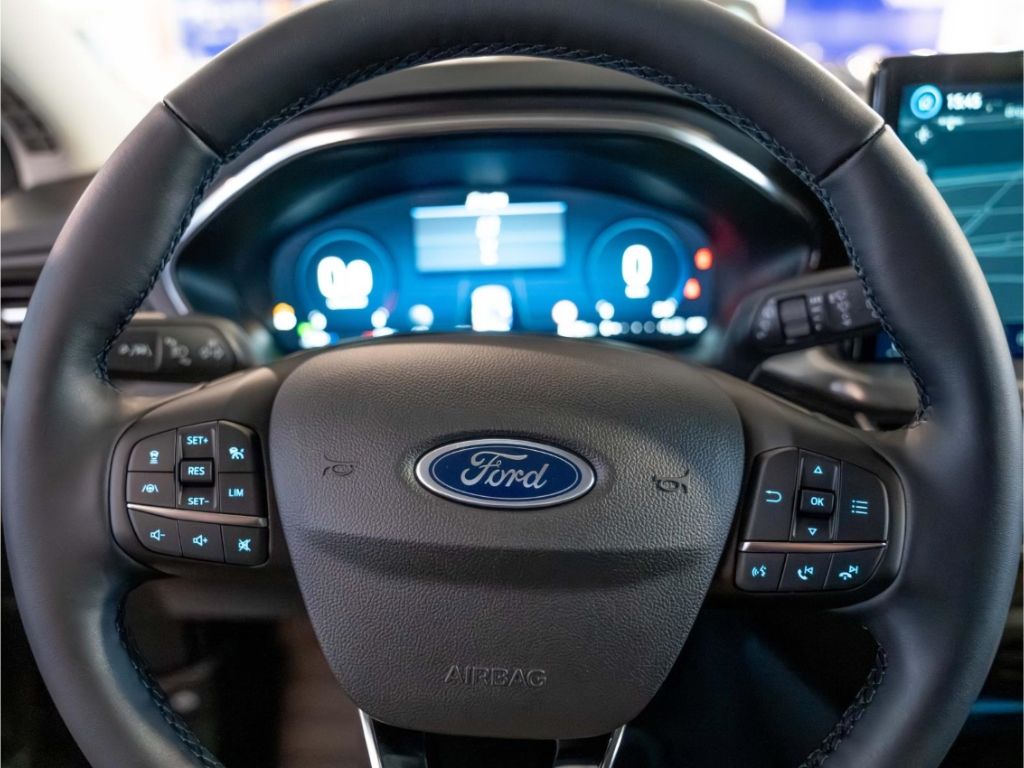 Ford Focus 1.0 MHEV Aut. Titanium X ACC BLIS Kamera P