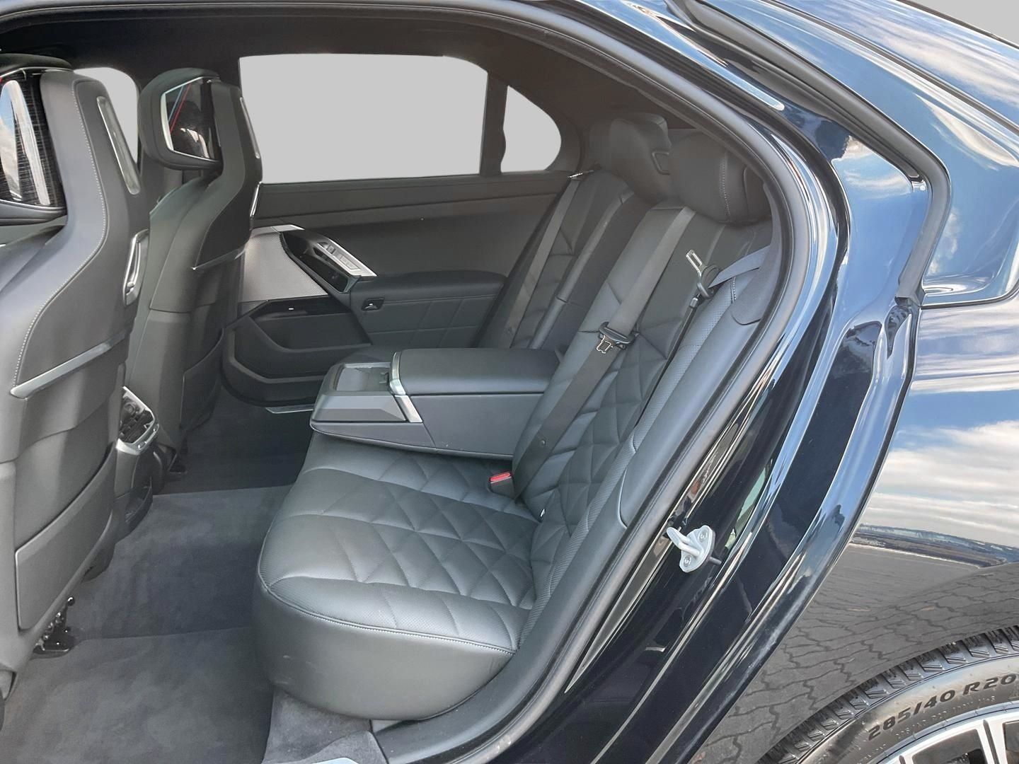 BMW 740 d xDrive M Sport Leasing 999,- brutto o. Anz