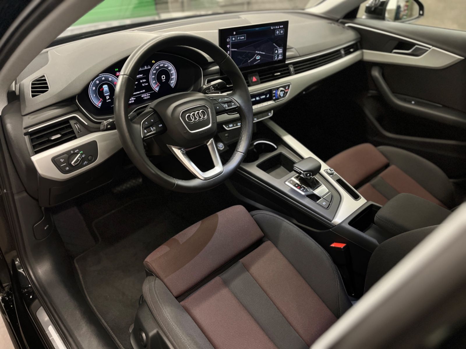 Audi A4 Lim. 40 TFSI advanced - Samsaru's Car Outlet