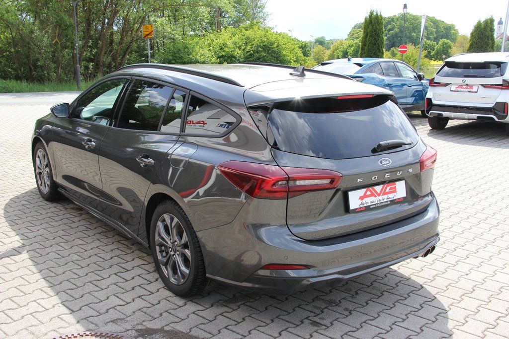 Ford Focus Turnier 155PS ST-LINE LED AdapTempomat CAM