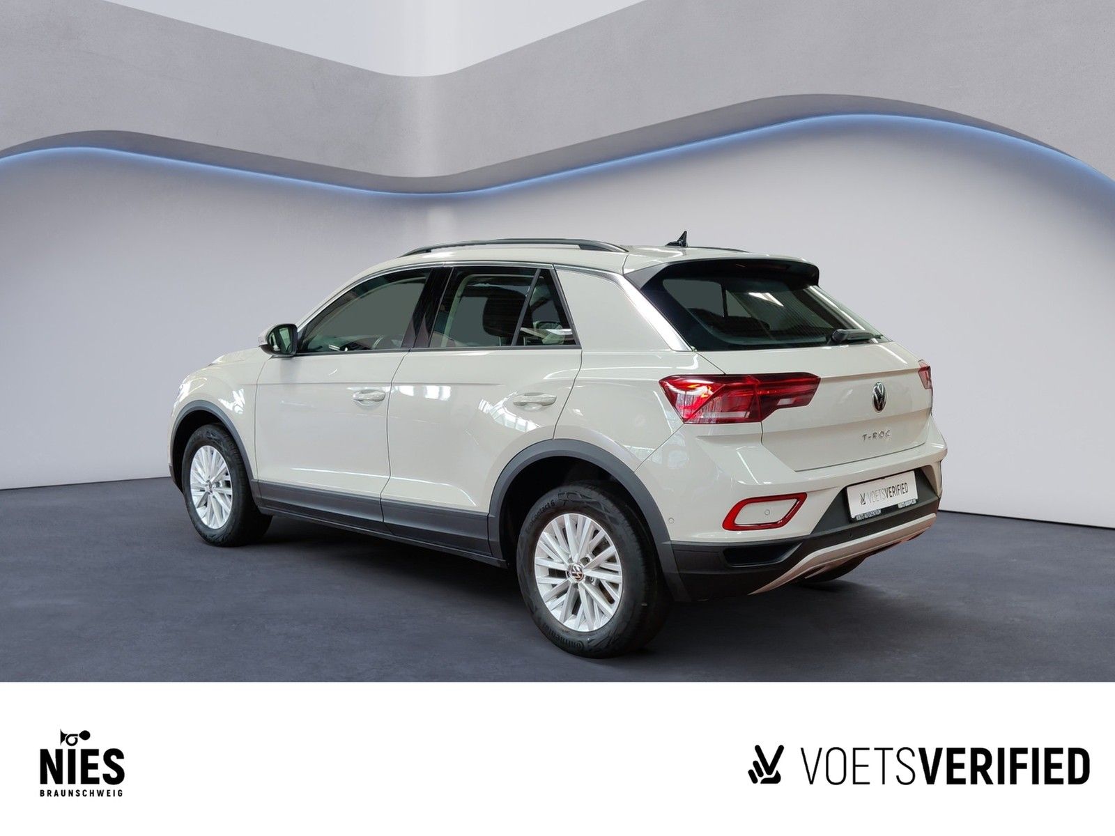 Volkswagen T-Roc Life 1.0 TSI - Samsaru's Car Outlet