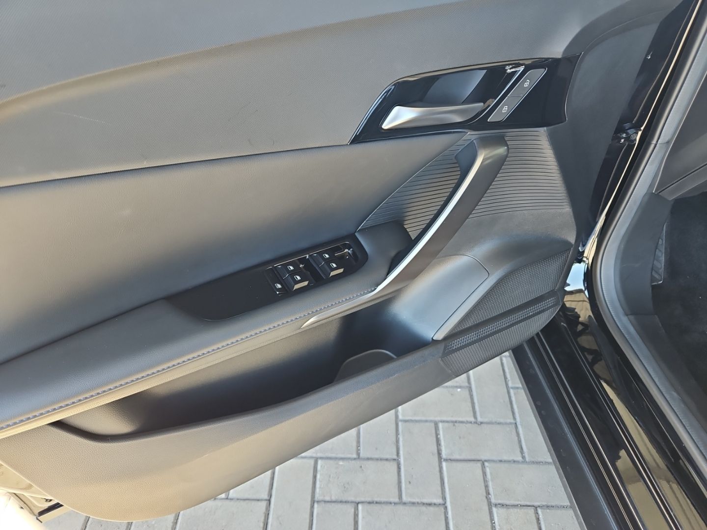 MG4 Luxury / 64 kWh / Navi / SHZ / 360°-Kamera