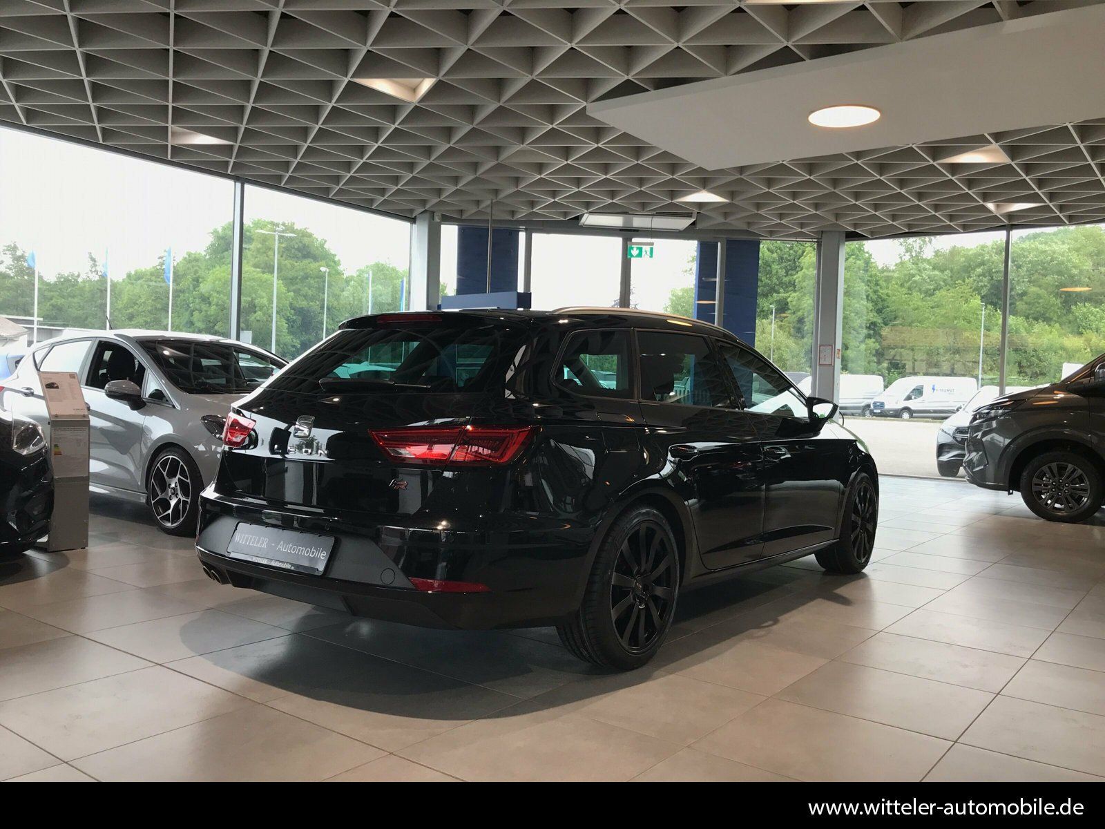 Seat Leon ST 1.5 TSI FR Black - Samsaru's Car Outlet