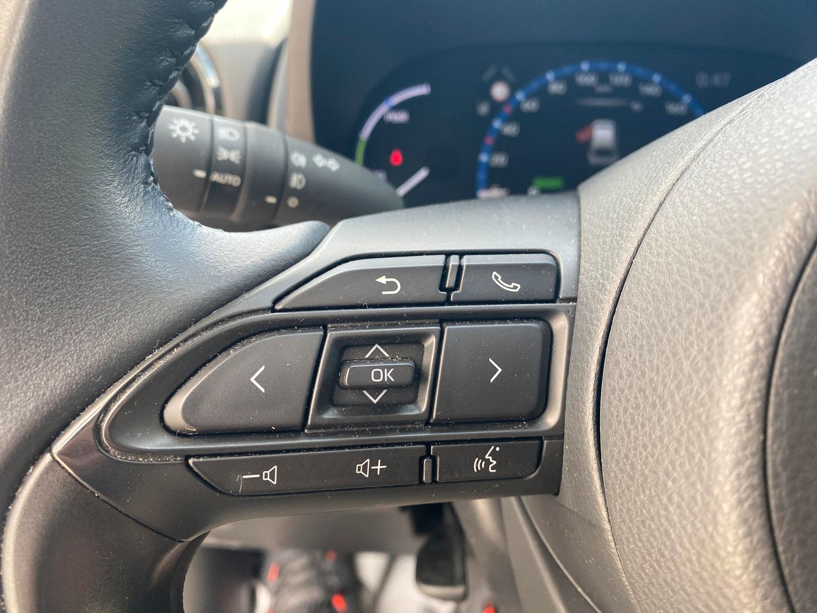 Toyota Yaris Cross 1.5 Hybrid AWD-i,SHZ,R-Cam,App-Co...