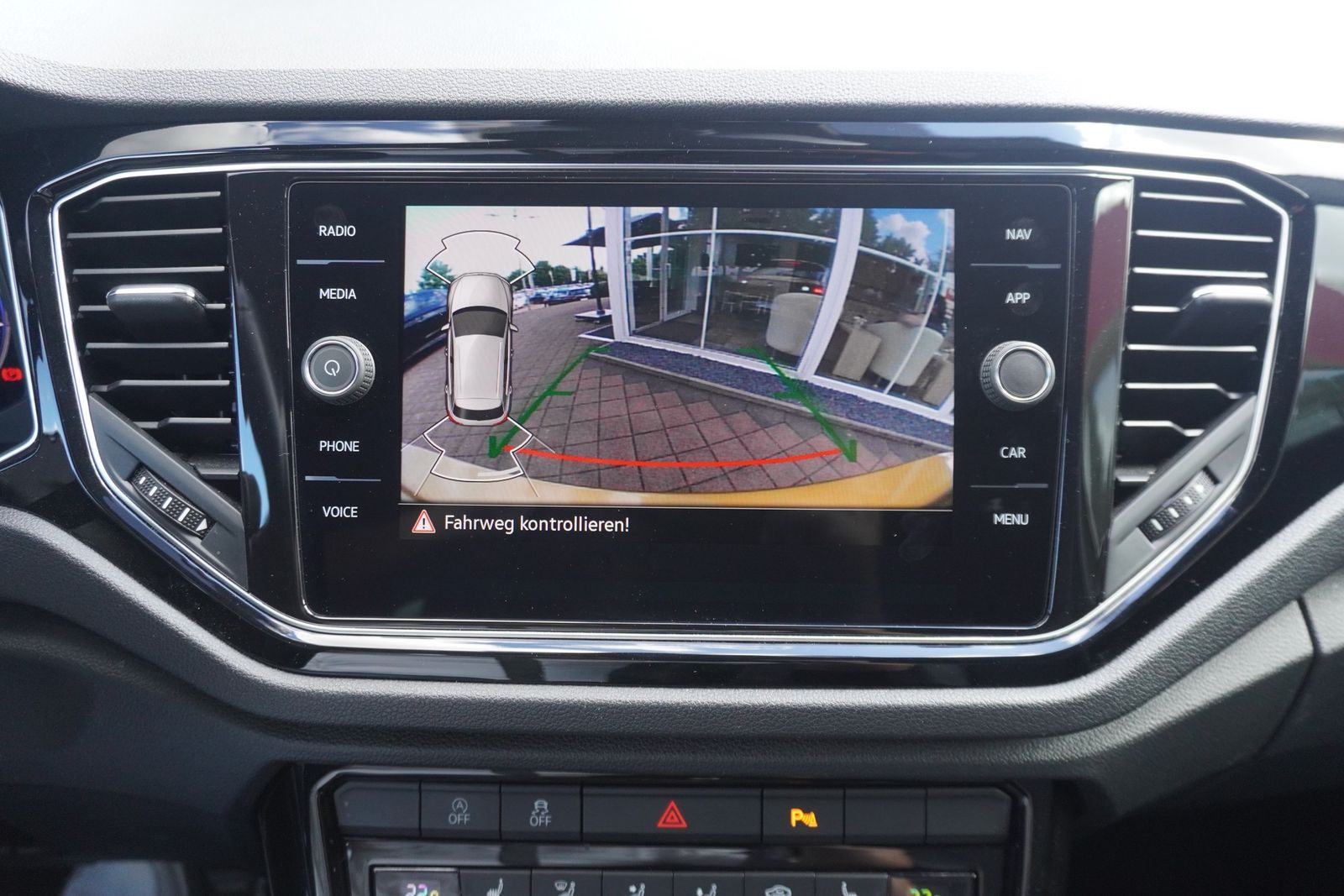 Volkswagen T-Roc 2.0 TSI R 4Motion DSG - Samsaru's Car Outlet