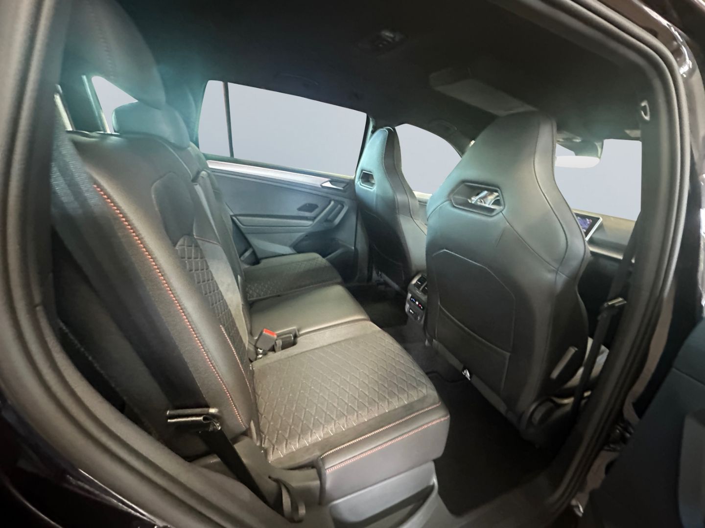 Seat Tarraco 2.0 TDI DSG FR *LED*20''*AHK*DCC*4xSHZ*C
