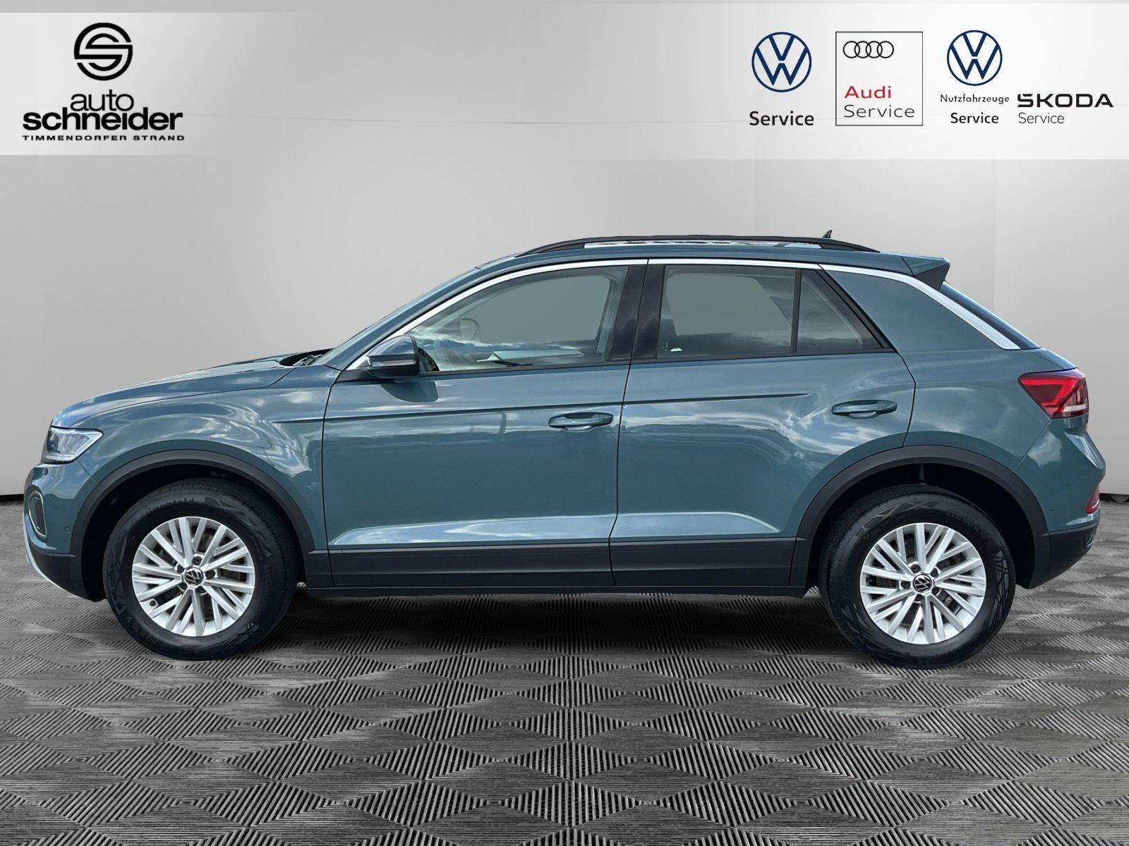 Volkswagen T-Roc 1.0 TSI Life - Samsaru's Car Outlet