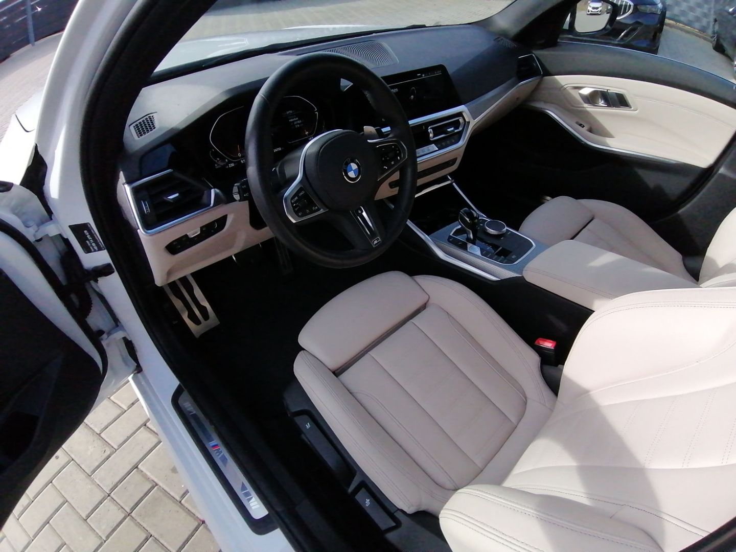 BMW 330 d M Sport - Samsaru's Car Outlet