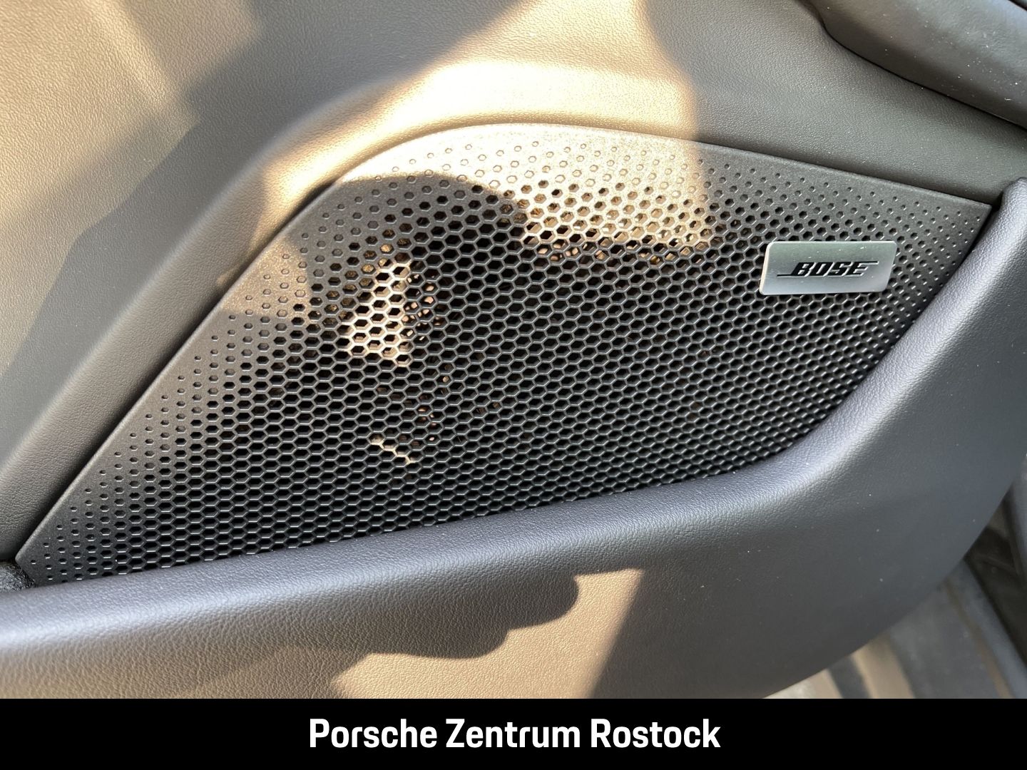 Porsche Taycan 4 Cross Turismo InnoDrive LED-Matrix