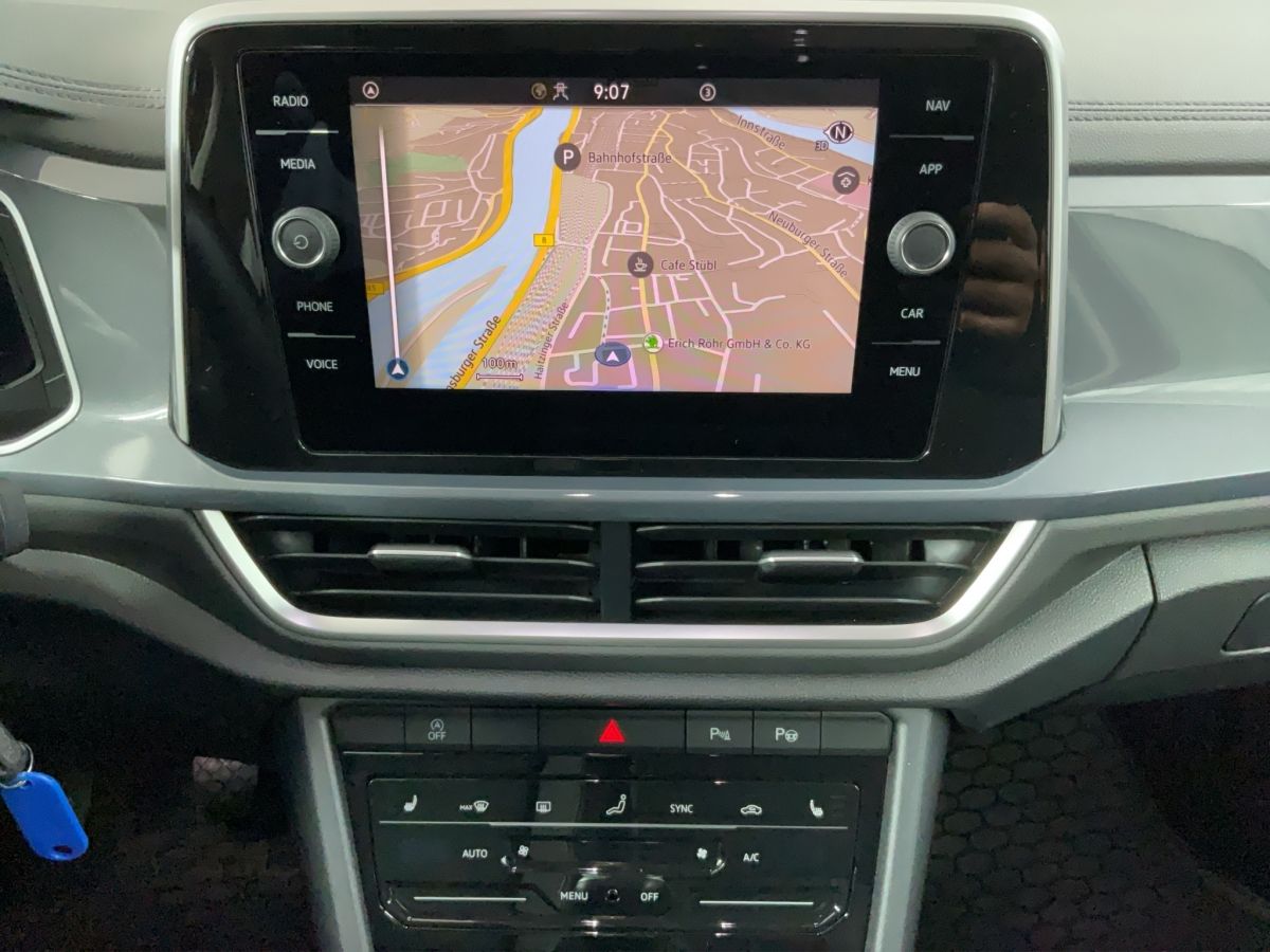Volkswagen T-ROC 1.5 TSI - Samsaru's Car Outlet