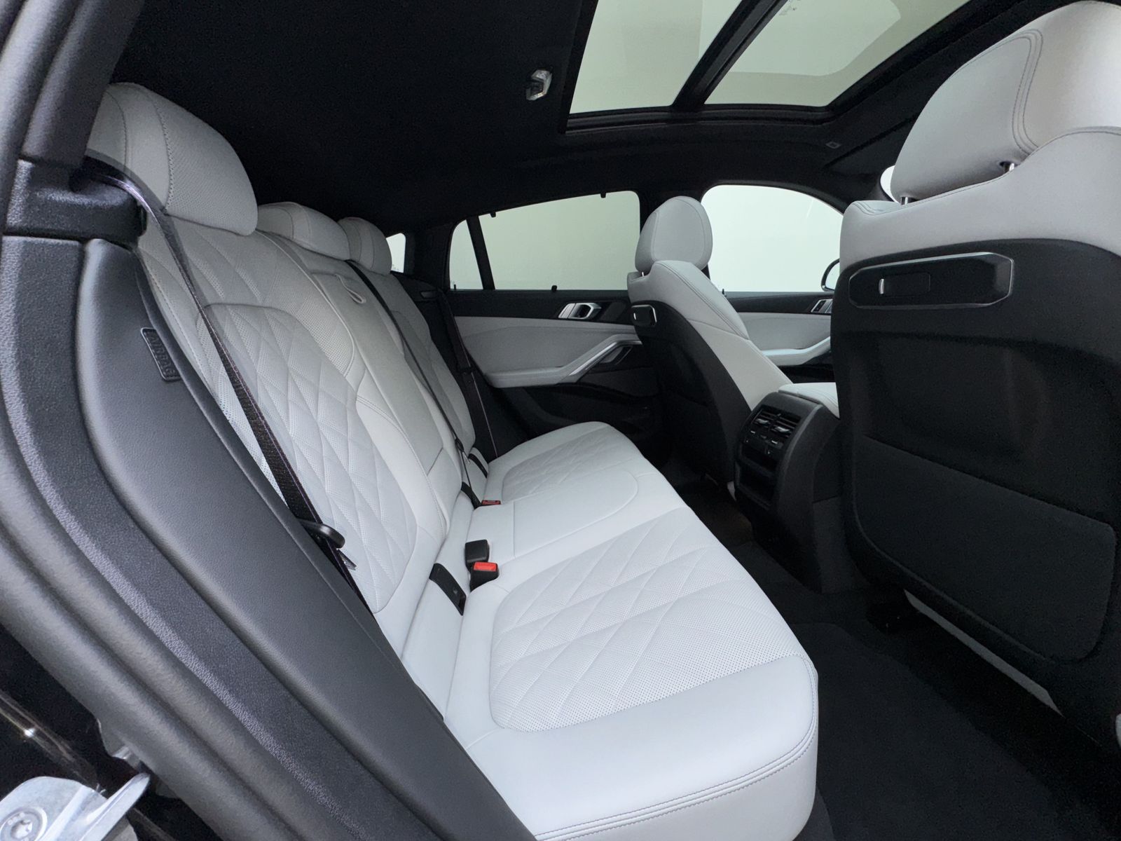 BMW X6 xDrive30d M Sport Pro - Samsaru's Car Outlet