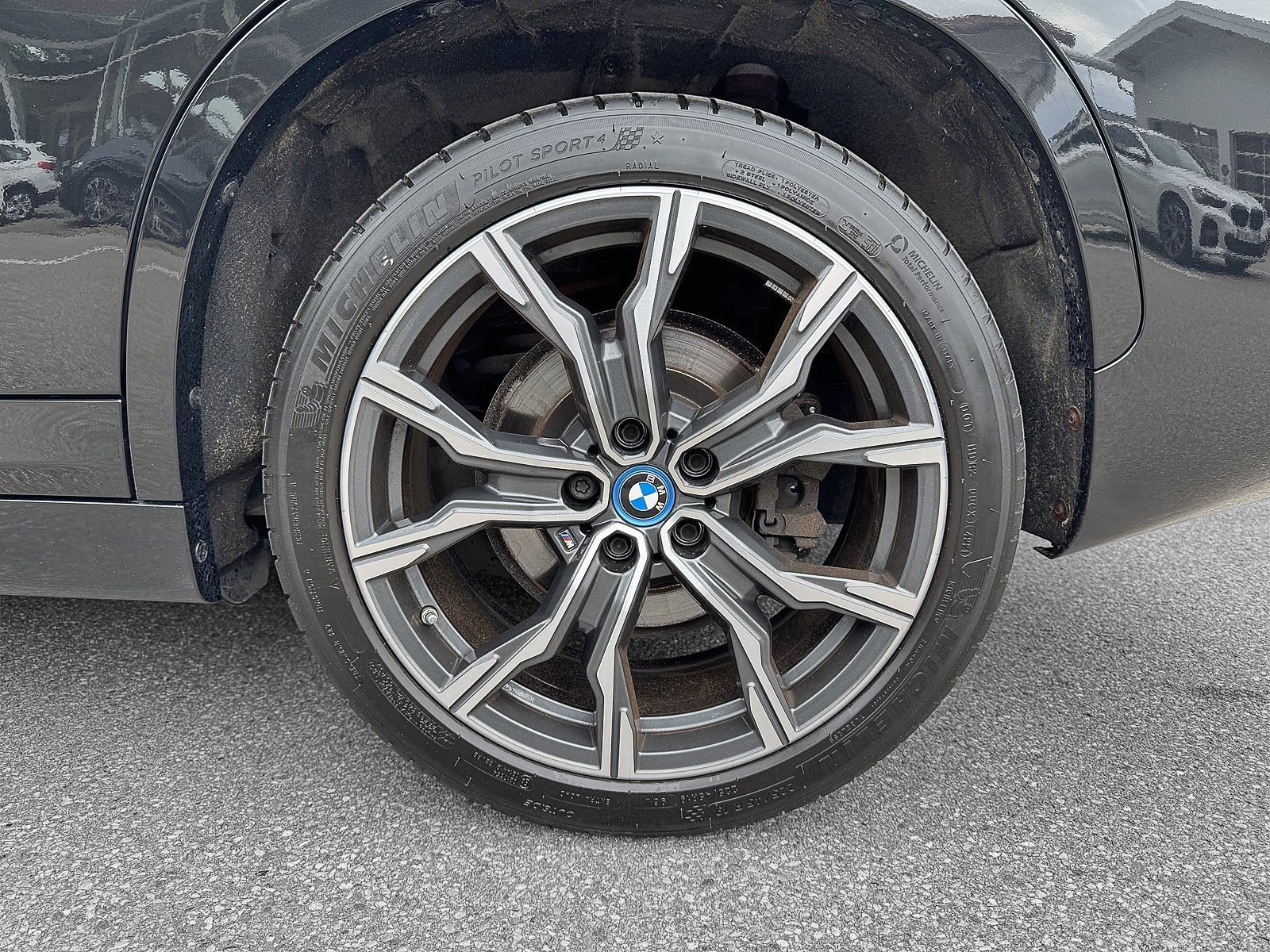 BMW X1 xDrive25e M Sportpaket - Samsaru's Car Outlet