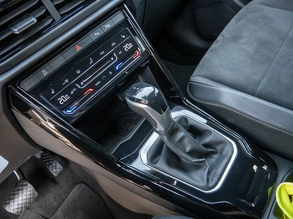 Volkswagen T-Roc 1.5 TSI DSG Style - Samsaru's Car Outlet