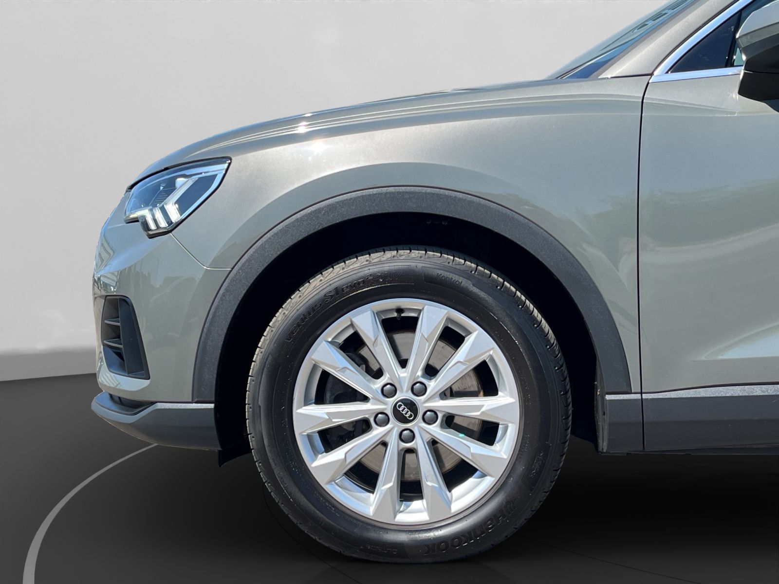 Audi Q3 40 TDI quattro - Samsaru's Car Outlet