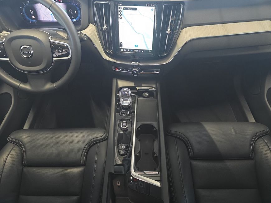 Volvo XC60 B5 B AWD Plus Dark 184 kW, 5-türig