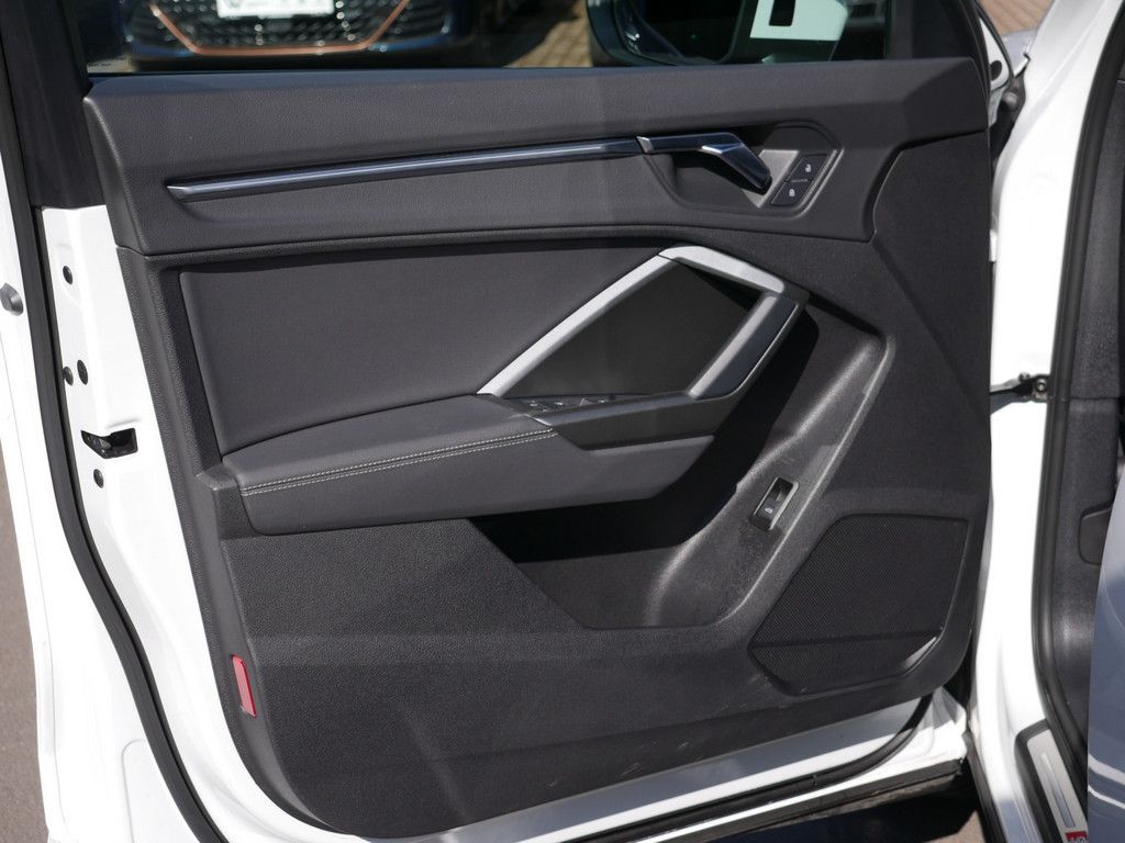 Audi Q3 40 TDI quattro advanced S-LINE - Samsaru's Car Outlet