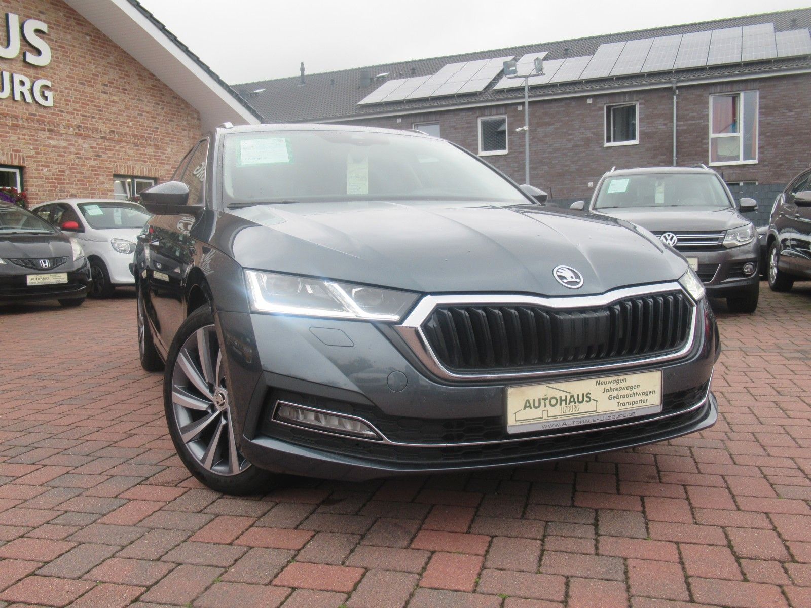 Skoda Octavia Combi Style iV - Samsaru's Car Outlet