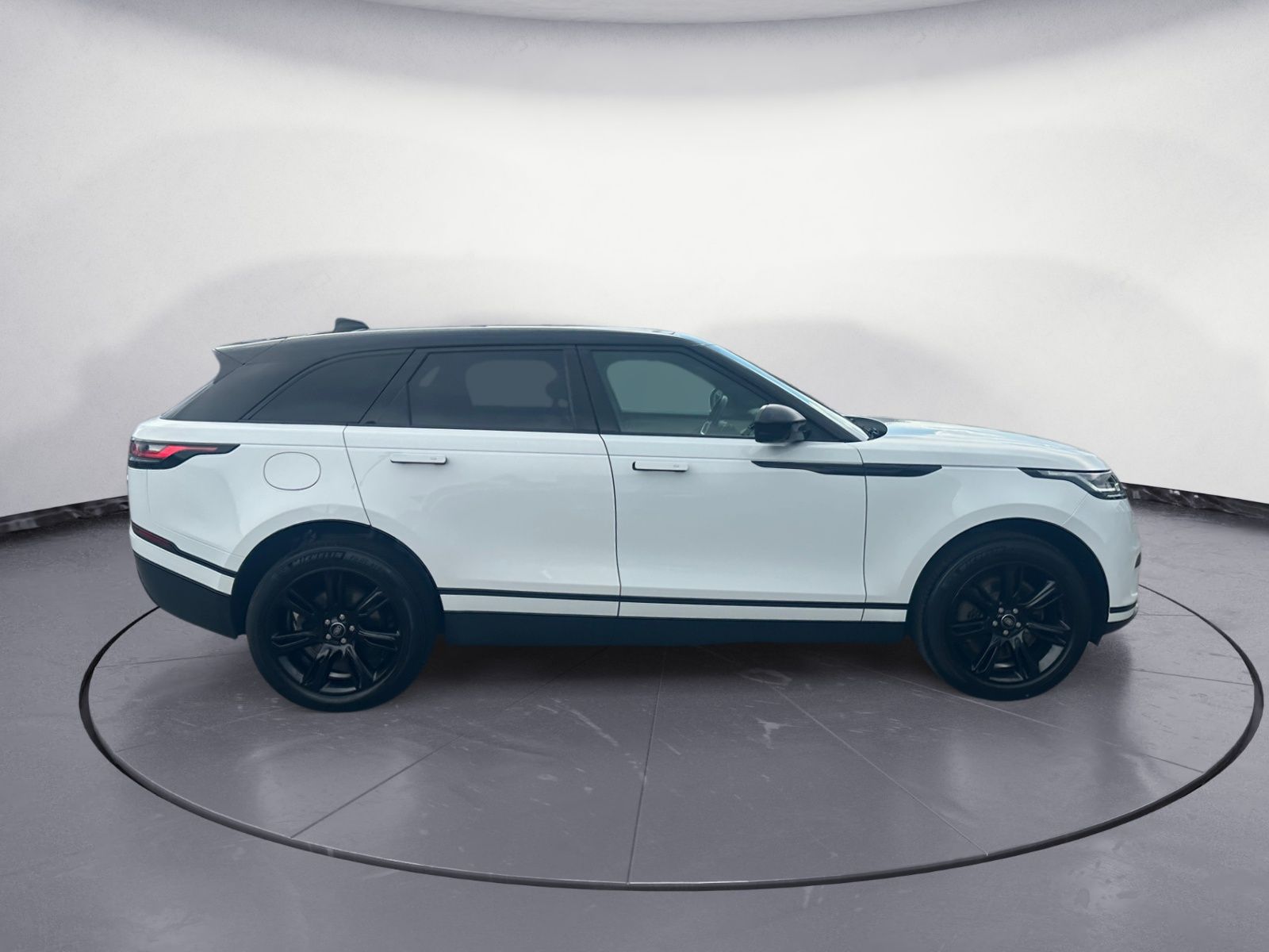 Range Rover Velar P400e S Panorama Black Pack - Samsaru's Car Outlet