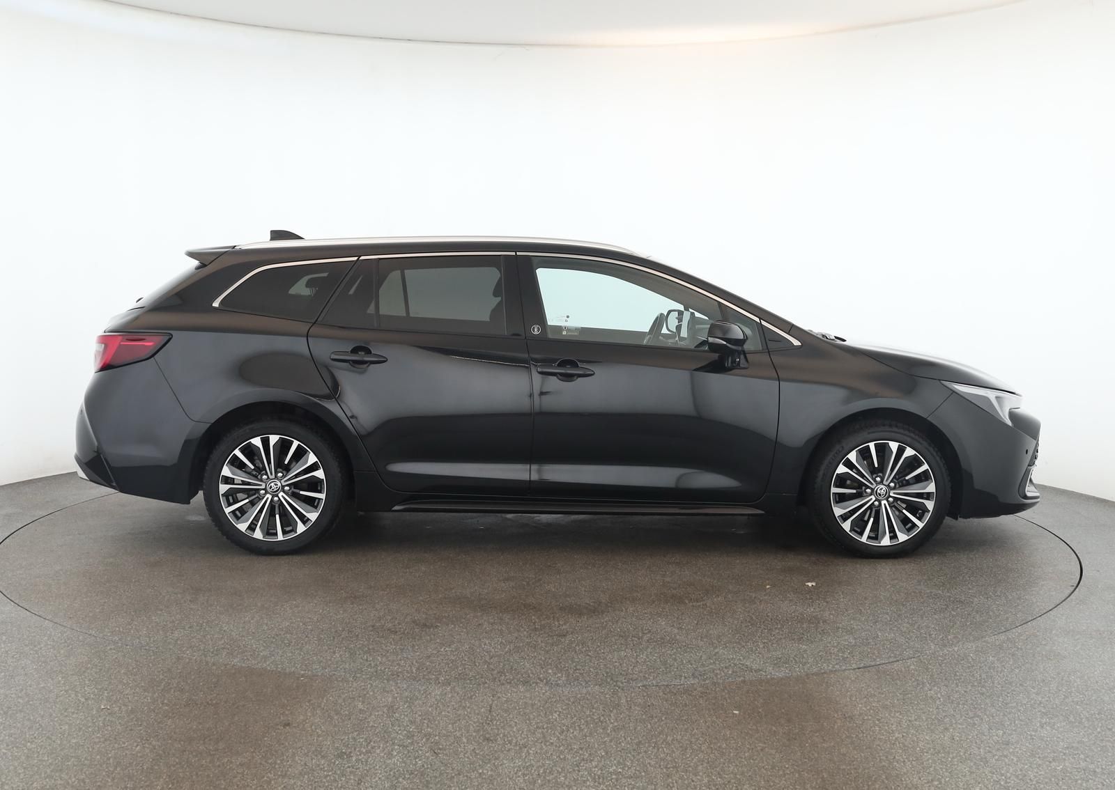 Toyota Corolla Touring Sports 2.0 CVT Team D Navi Kam