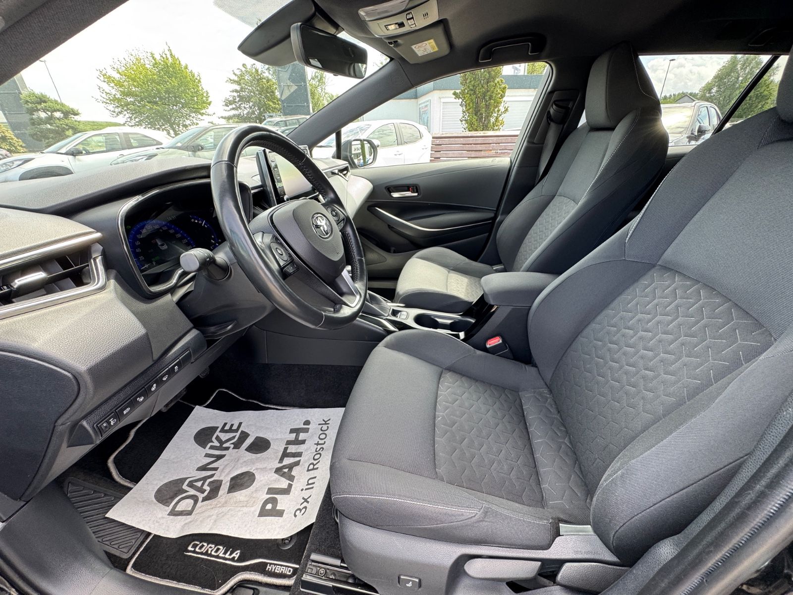 Toyota Corolla Touring Sports Hybrid Club - Samsaru's Car Outlet