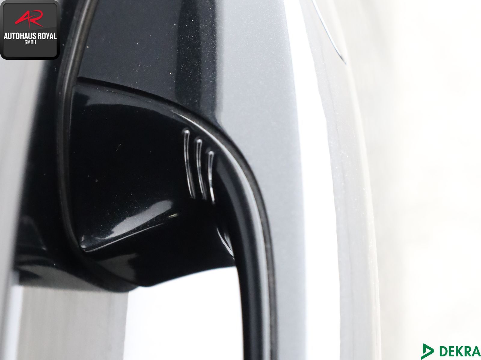 BMW 320 e T M SPORT - Samsaru's Car Outlet