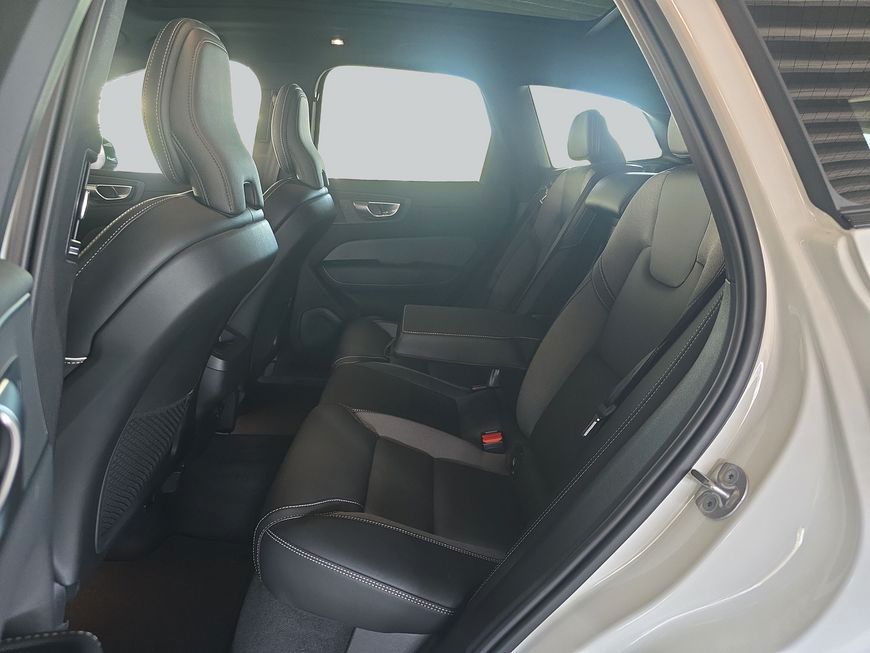 Volvo XC60 B4 B Plus Dark