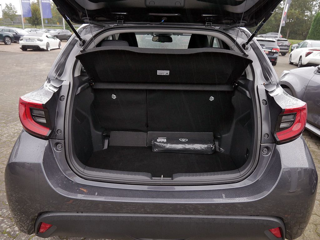 Toyota Yaris Hybrid Style Comfort PDC ACC LED KAMERA